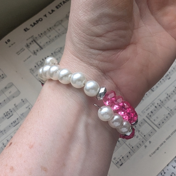 Chic White Pearl and Pink Crystal Bracelet - Picture 6 of 6